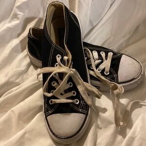 TAN Smith, tans canvas, black and white tennis shoes size 5